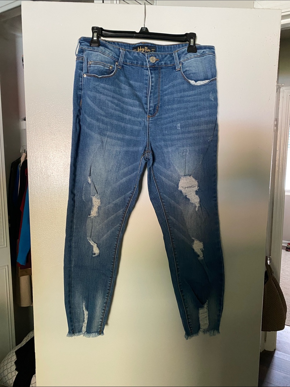 Judy Blue Ripped Skinny Jeans in Medium Blue Wash